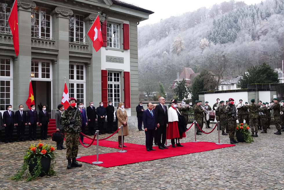 Lễ đón Chủ tịch nước được tổ chức tại lâu đài Lohn Marno, Thụy SỸ