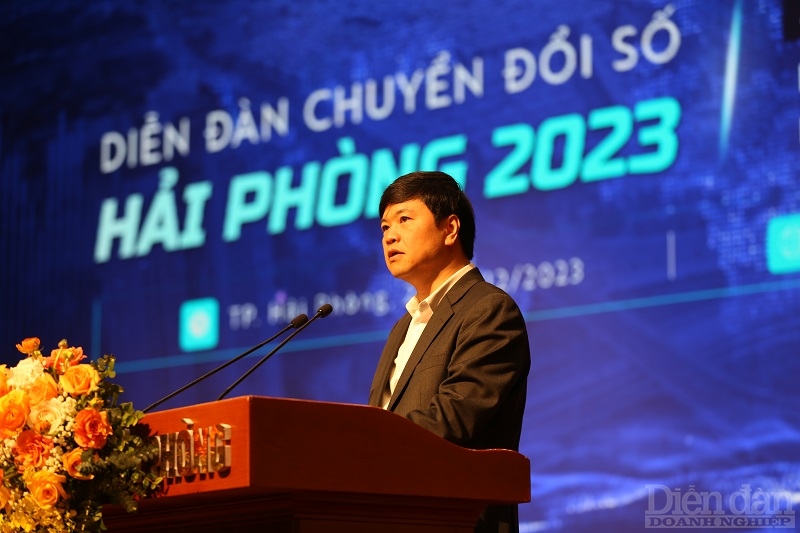 Ông Hoàng Minh Cường - Phó Chủ tịch UBND TP Hải Phòng phát biểu tại Diễn đàn Chuyển đổi số Hải Phòng 2023 với chủ đề “Kiến tạo dữ liệu số - Nền tảng phát triển kinh tế, xã hội”
